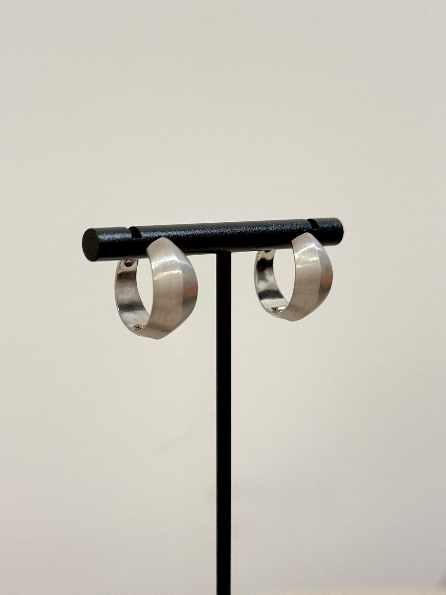 Arc Solid Hoops White Gold