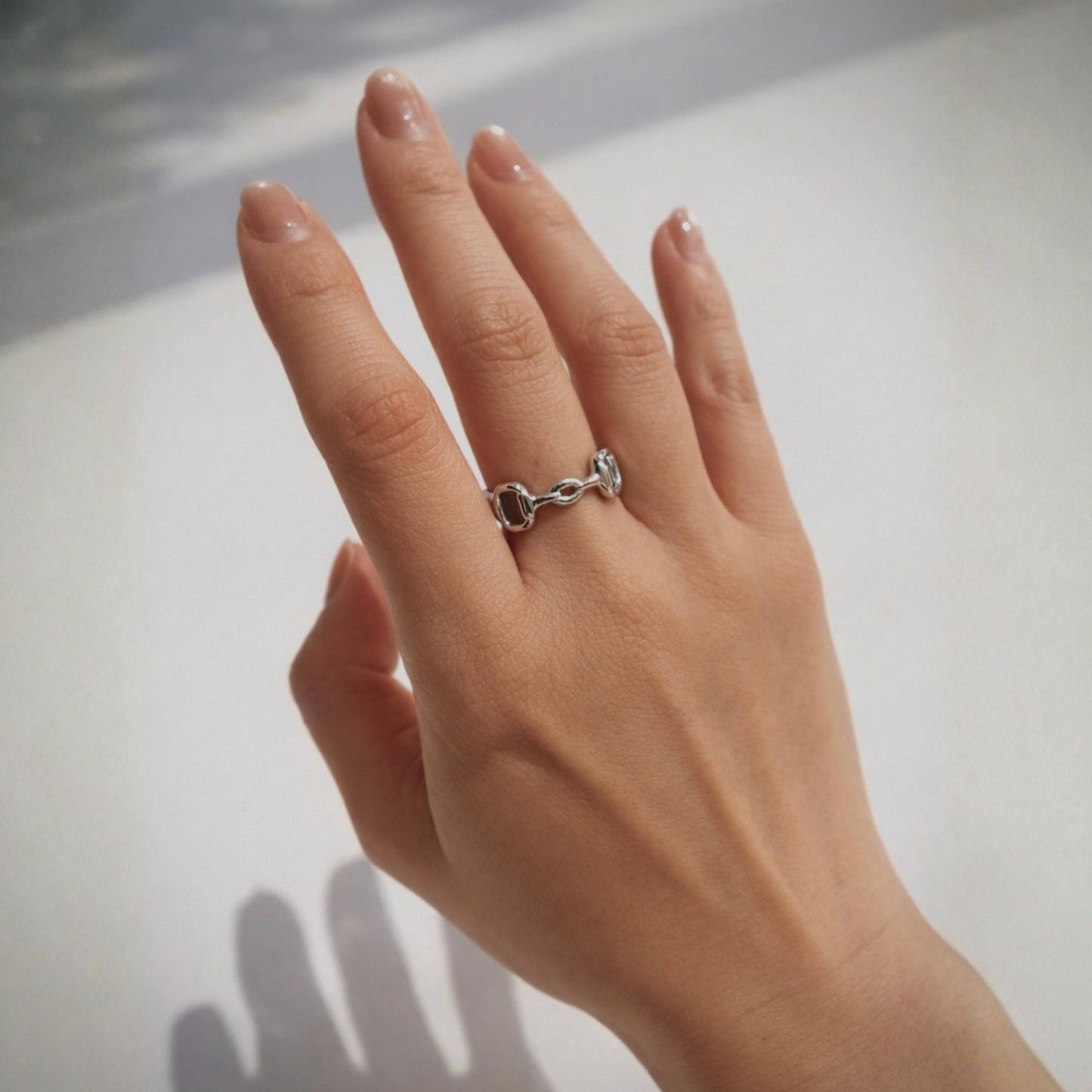 Pourquoi Horsebit Ring White Gold (Pre-Order)