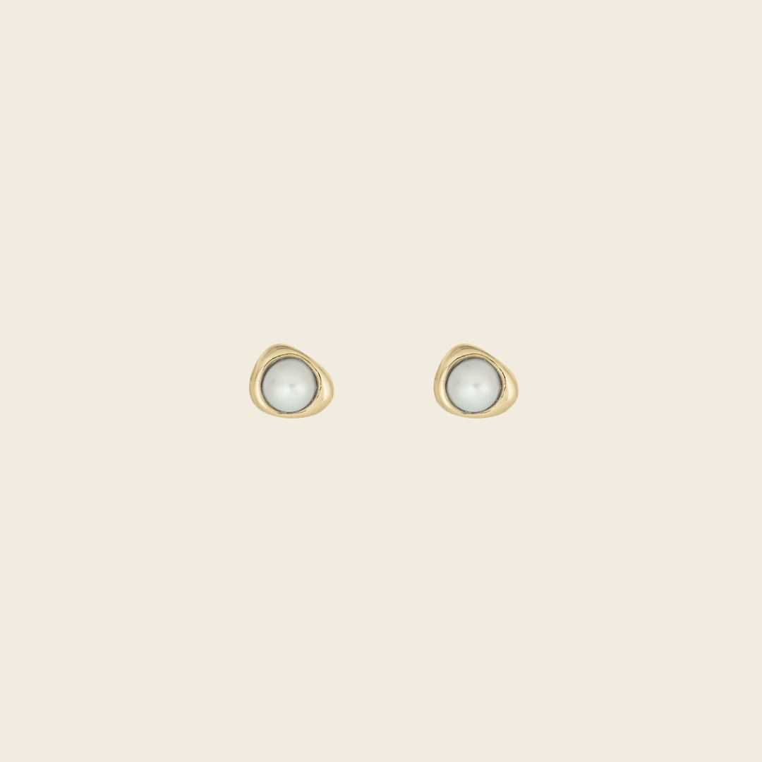 Nest Pearl Studs Gold