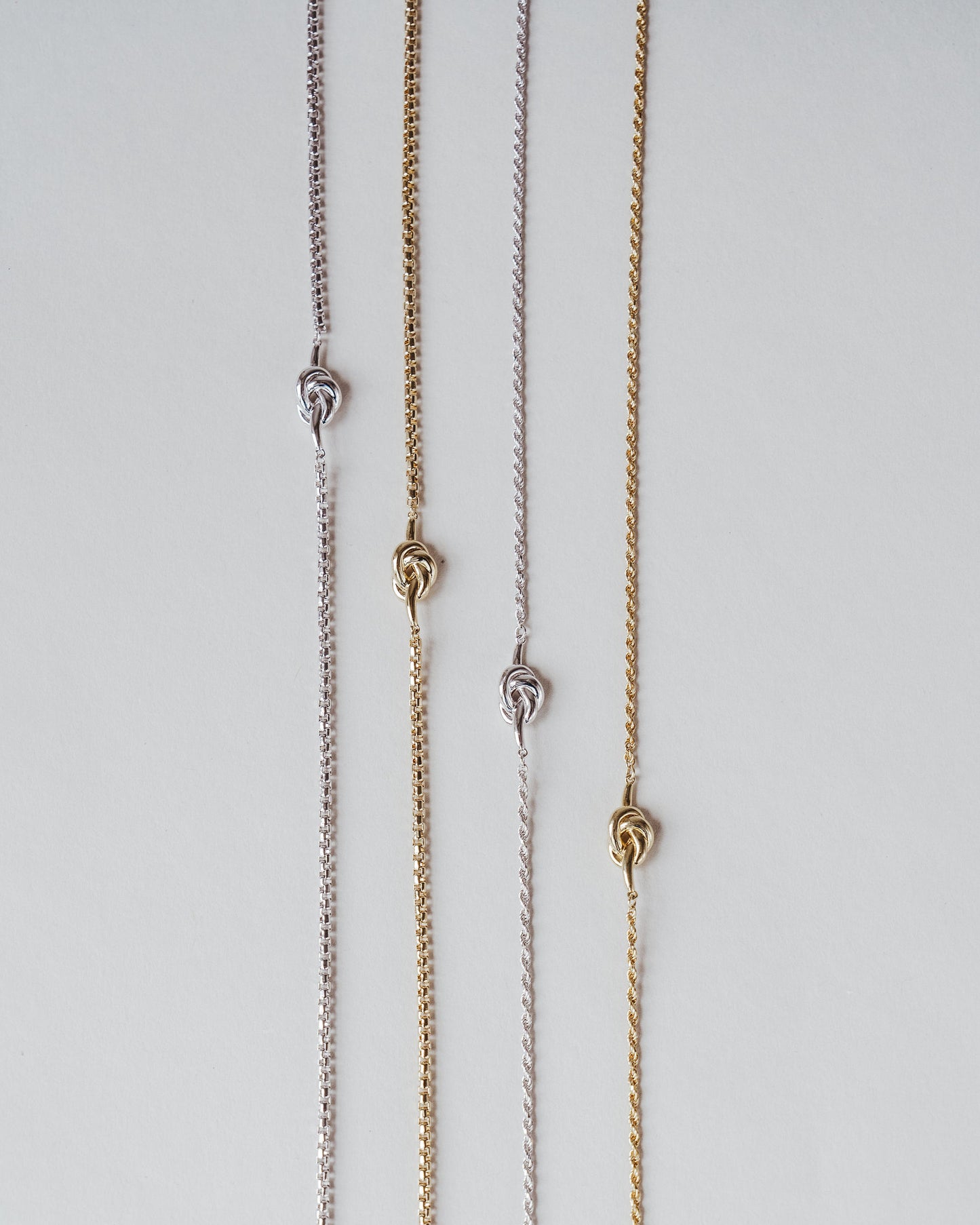 Knot Bold Necklace Silver (Half Round Box Chain)