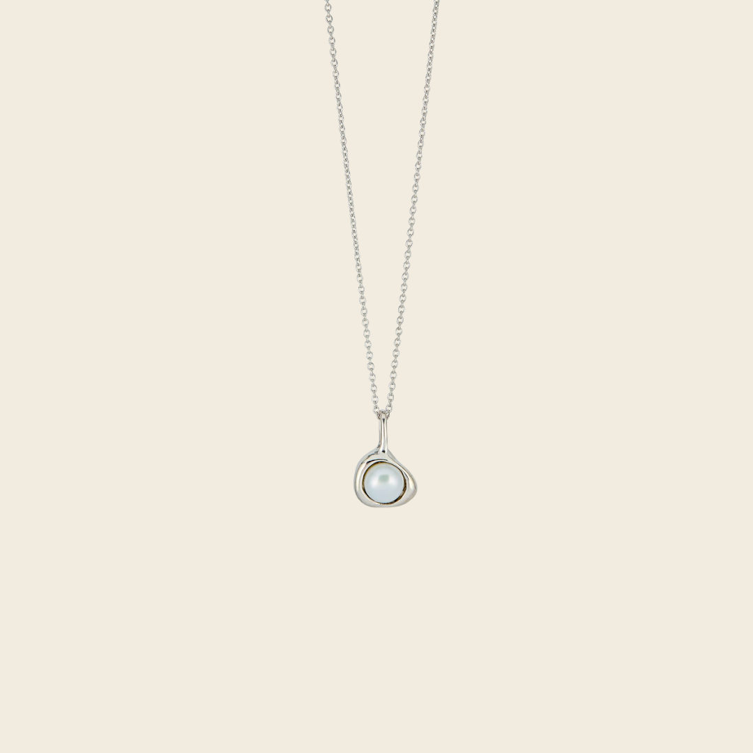 Nest Pearl Necklace White Gold