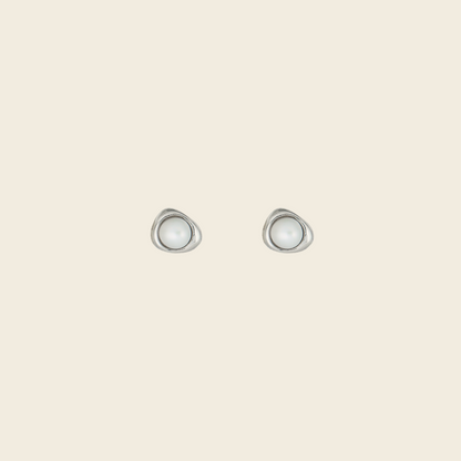 Nest Pearl Studs White Gold